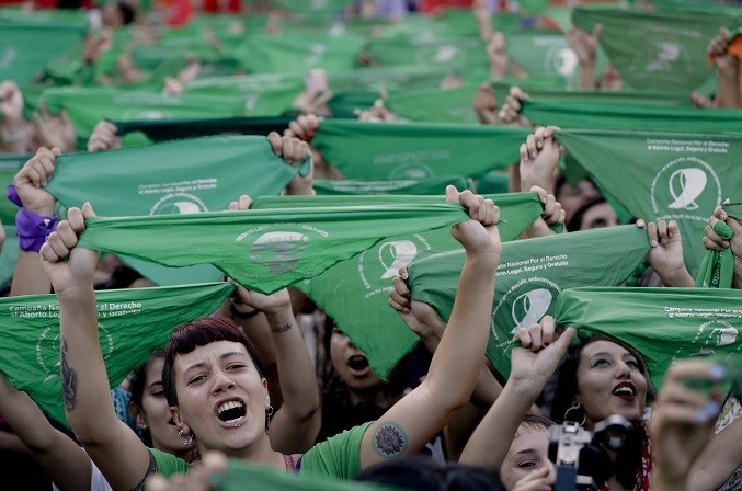 MUNDO// Presentan nuevo proyecto para legalizar aborto en Argentina
