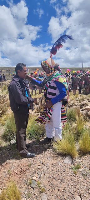 In diesen Gegenden von „Macha“ nördlich von Potosí-Bolivien hat der Karneval bereits begonnen