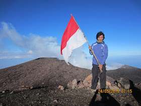 Puncak gunung Slamet puncak surono 3428 mdpl