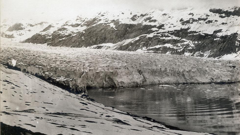 Reid Glacier (1899) - Photos of Alaska Then And Now. Get Ready to Be Shocked When You See What it Looks Like Now.