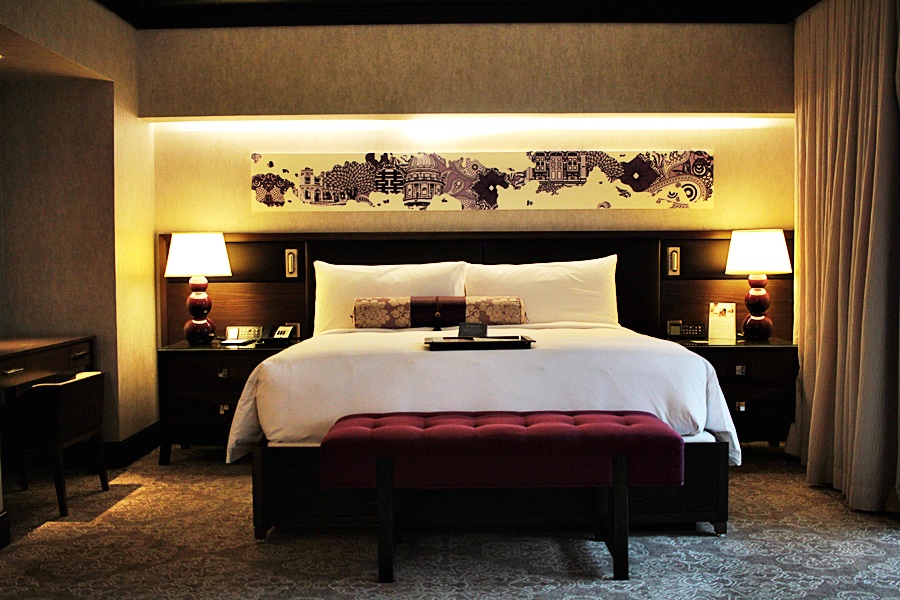 hotel bed lights luxury get away