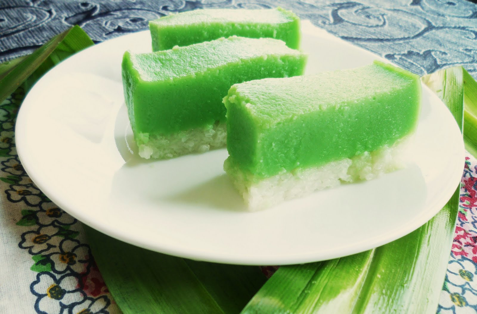 Salts & sweets.: Kuih Seri Muka.