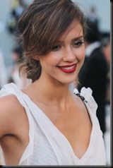 jessica_alba_chanel_fashion_show_1