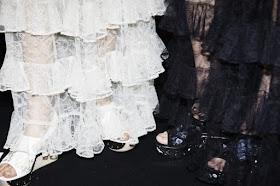 Alexander McQueen Spring-Summer 2016 Fashion Week 