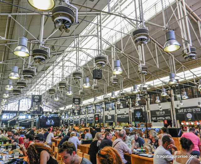 Praça de Alimentação do Mercado da Ribeira em Lisboa