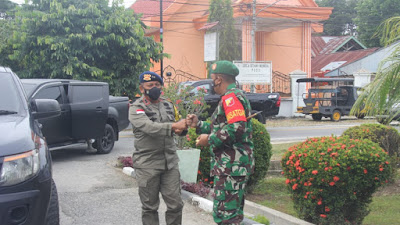Kapolda Sulteng dihadapan Yonif 502 Para Raider TNI-AD : Sinergitas TNI Polri harus selalu terjalin demi kokohnya NKRI*