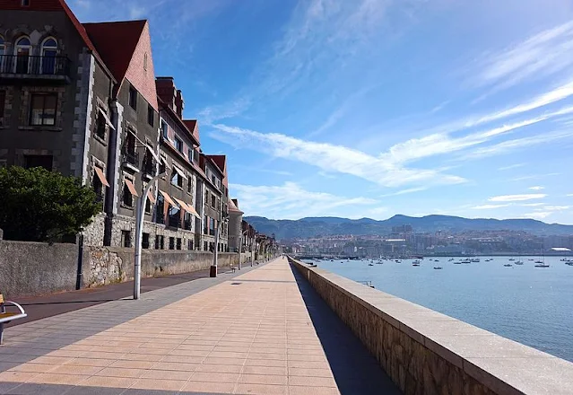 paseo de avenida zugazarte en getxo