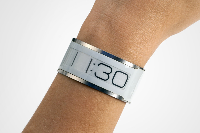 しげきぶろぐ: Kickstarterで注目の超薄型腕時計「CST-01」