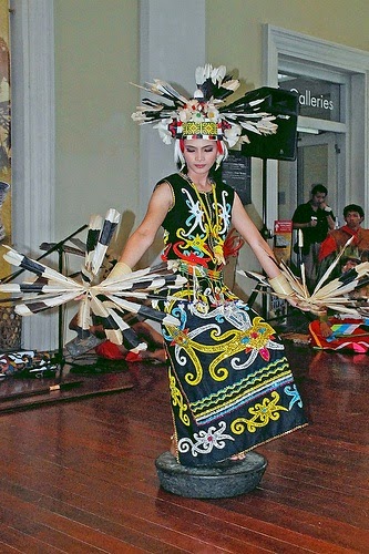 14 Tari Tradisional dari Kalimantan Suku Dayak 