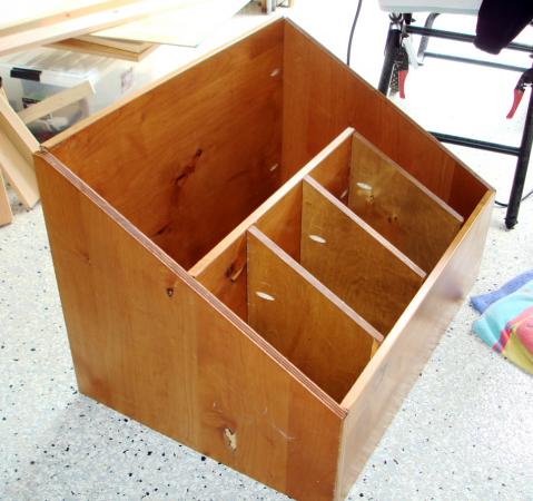 wood box to store small pieces of scrap wood.