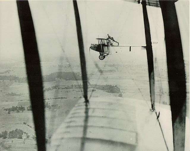 Wing Walking, acrobacias aéreas década 1920