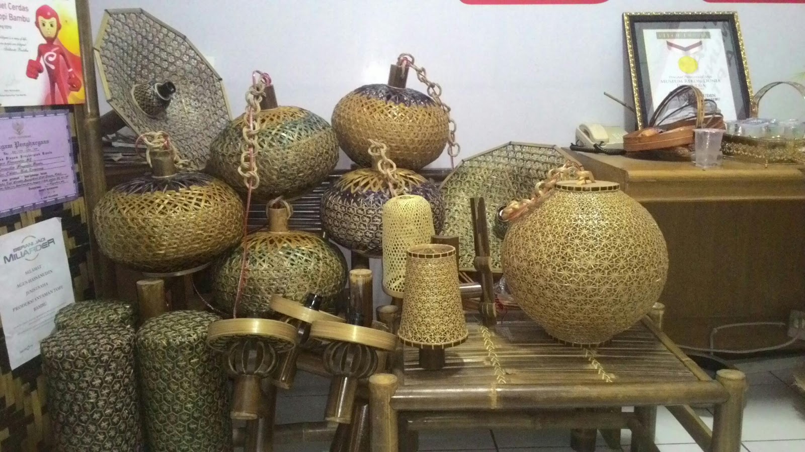Produk bambu  industry Kreatif  Komunitas Topi Bambu 