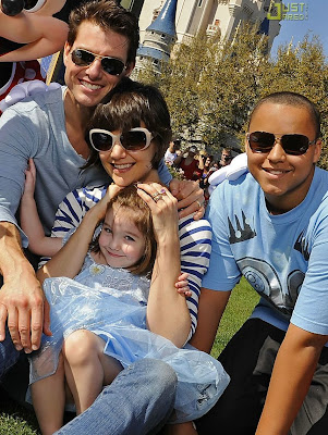 suri cruise 2009. Florida, February 2009