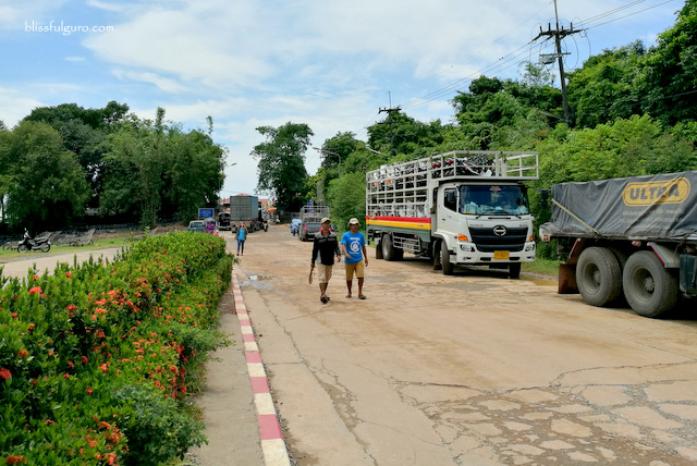 Land Border Crossing Cambodia to Thailand