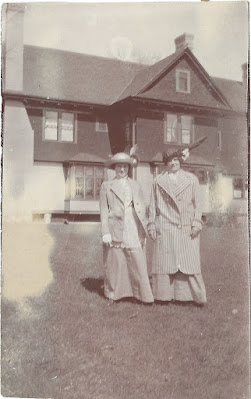 1890s fashion