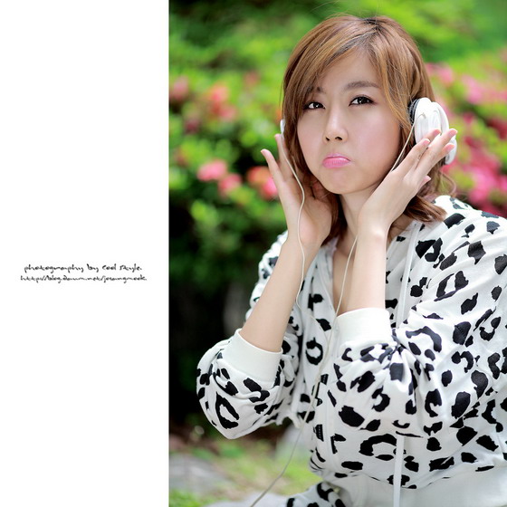 Choi Byul I with leopard jacket and shorts