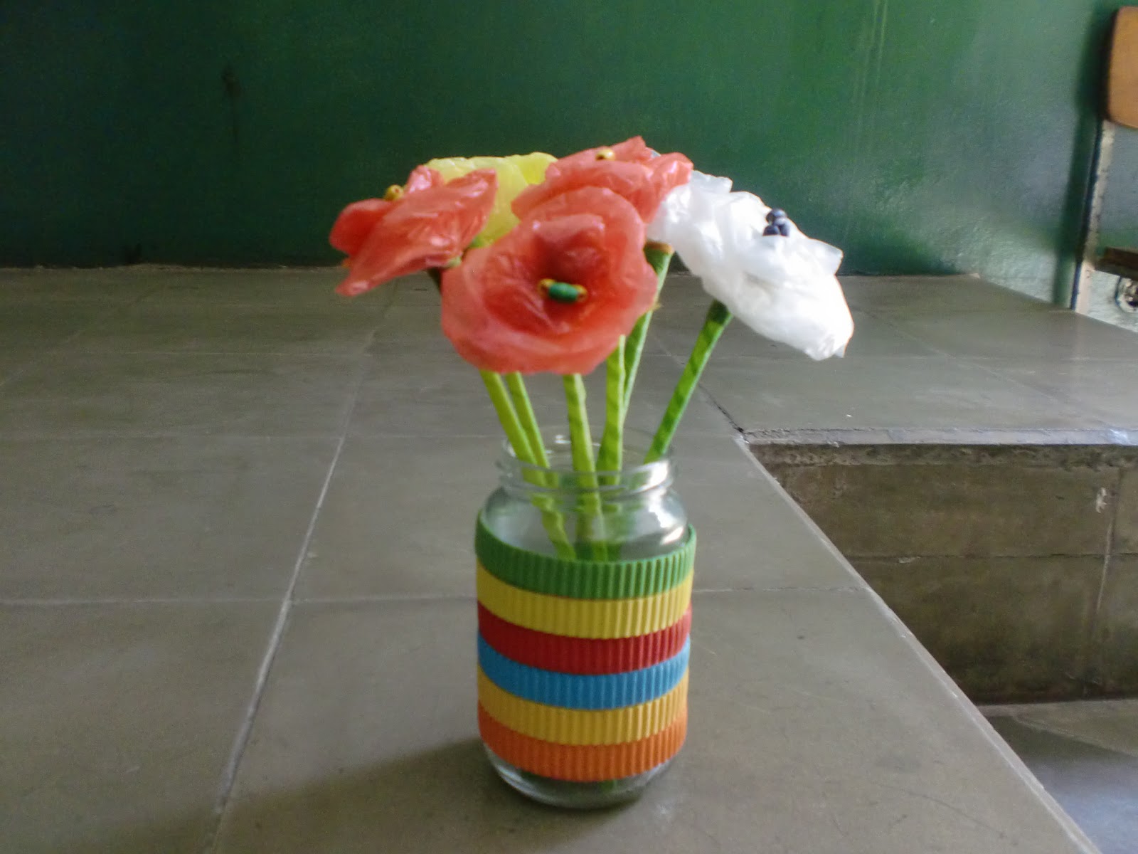 mamahtira Rangkain Bunga dari Plastik Kresek Lagi