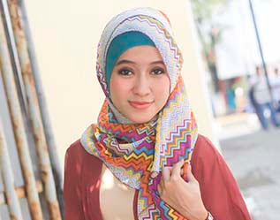 gambar_hijab_teller.jpg