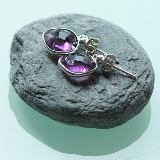 https://www.alittlemarket.com/boucles-d-oreille/fr_boucles_d_oreilles_amethyste_et_argent_massif_-17616233.html