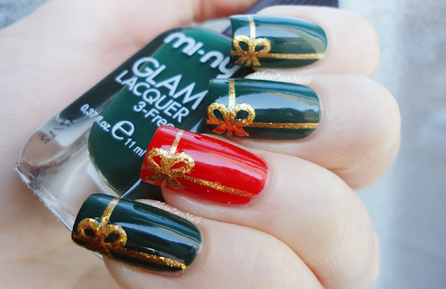 Christmas packages with ribbon nail art