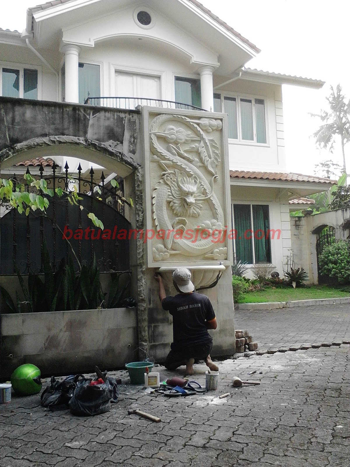 rumah dengan batu  alam  Batu  Alam  Paras Jogja