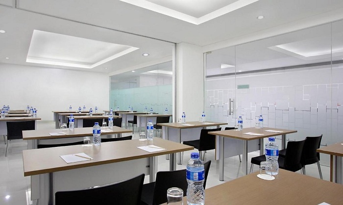 Amaris Hotel Juanda Meeting Room