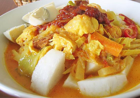 Penggemuk Badan: Sering Makan Ketupat Sayur Salah Satu 