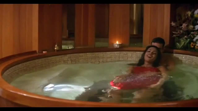 Priyanka Chopra hot, Priyanka Chopra Bathing, Priyanka Chopra taking bath, Priyanka Chopra in bathing tub, Akshay Kumar, Akshay Kumar Hot Pictures, Priyanka enjoy with Akshay, Priyanka in Water, Priyanka in wet clothes, 