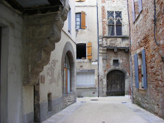 An alley in Cahors, Lot, France. Photo by Loire Valley Time Travel.