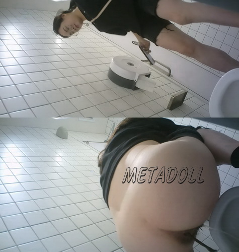 Women pooping and pissing at the mall filmed in secret (Shopping mall Toilet Pooping 03)