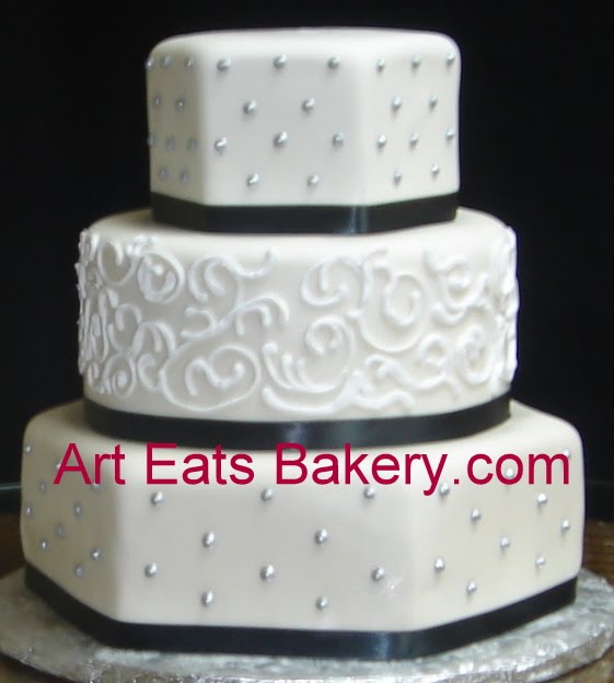 wedding cakes black and white with roses