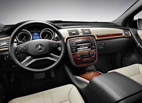 2011 Mercedes-Benz R-Class color combinations are used on the dashboard, 