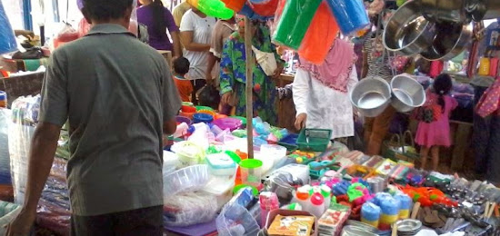 FOTO: Ngantar Ibu ke Pasar (Riau, Sumatera)