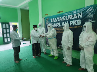 PKB Jepara Salurkan Bantuan untuk Pemulasara Jenazah Covid 19