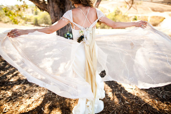 Isn't this image just so ethereal like the bride is simply floating with 