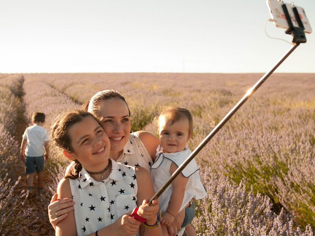 Haciéndonos un selfie en los campos de Lavanda de Brihuega