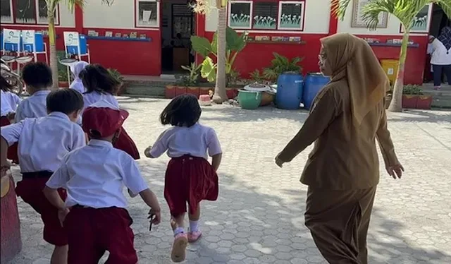 Hari Guru Nasional 2024: Menginspirasi, Mengabdi, dan Terus Belajar