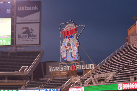 target field seating map. images Target Field Seating