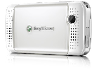 Sony Ericsson F305 with motion sensor gaming