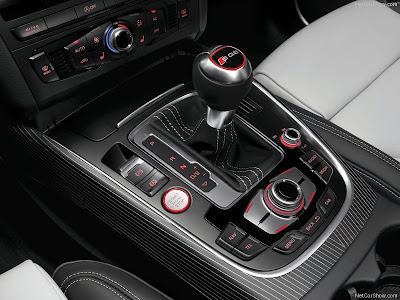 Audi-SQ5_TDI_2013_interior_8