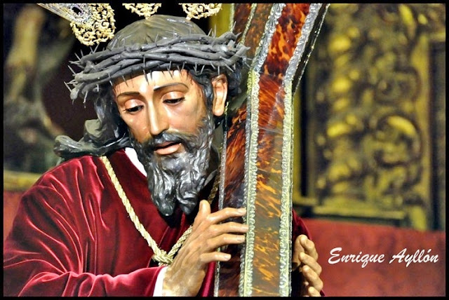 Nuestro Padre Jesús con la cruz al hombro Sevilla La O 2013