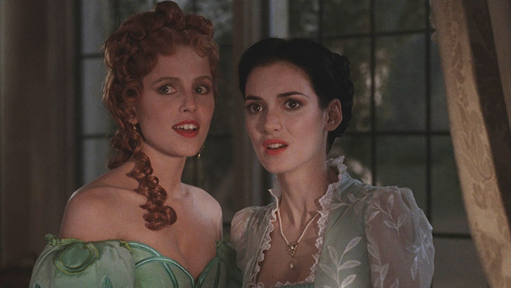 Sadie Frost e Winona Ryder como Lucy e Mina no filme 'Drácula de Bram Stoker', de Francis Ford Coppola