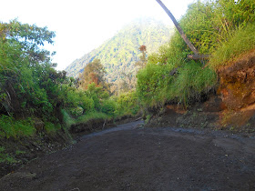 ijen hiking trails