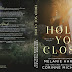 Capa Revelada/Cover Reveal: Hold You Close– Corinne Michael e Melanie Harlow