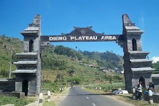 dataran tinggi dieng plateau