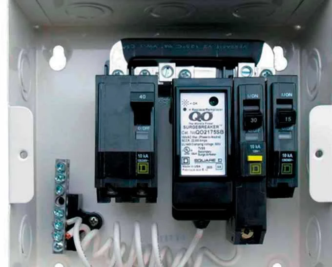 Instalaciones eléctricas residenciales - Interruptores QO en Centro de Carga QOX