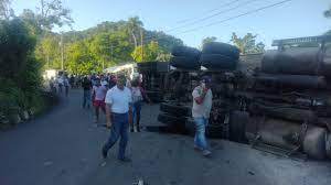 Accidente entre patana y transporte escolar deja varios muertos en Hato Mayor