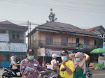 Peduli Kesehatan Warga Banjarmasin Akibat Kabut Asap, Kapten Gaul Bagikan Ribuan Masker Gratis