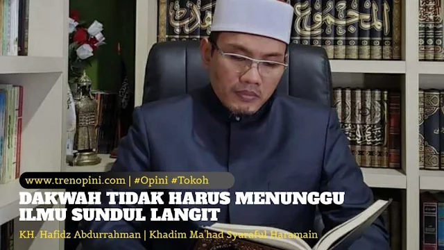 Semoga Allah menerangi wajah seseorang yang mendengarkan sesuatu dari kami, kemudian dia menyampaikan apa yang dia dengar. Boleh jadi, orang yang diberitahu lebih tahu ketimbang yang mendengar (menyampaikan dari Nabi)." (Hr. At-Tirmidzi)