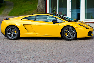 Ge bort en tur med en Lamborghini